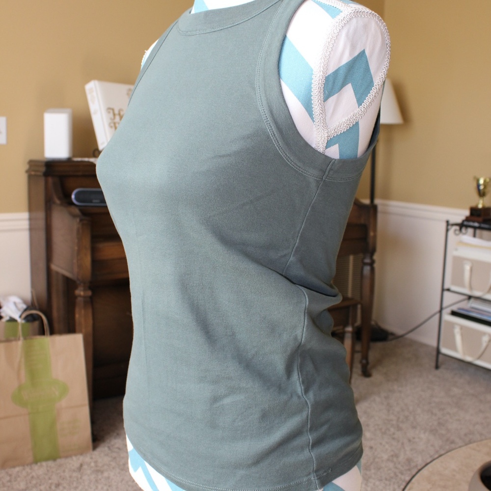 LOFT Tank Top - Picture 3 of 8